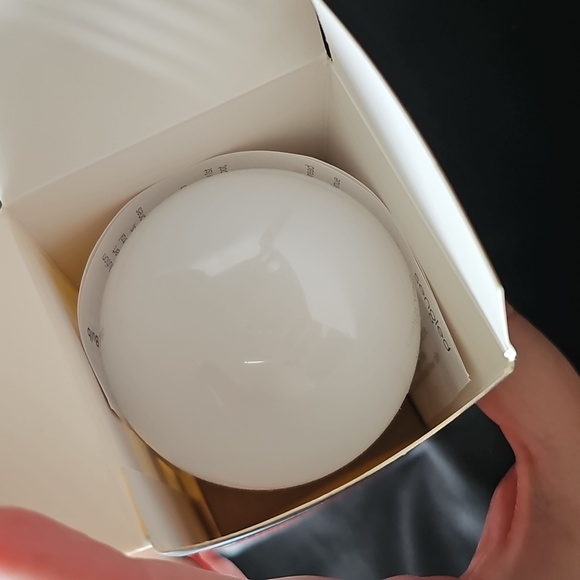 Multicolor Smart LED Light Bulb - Picture 4 of 4